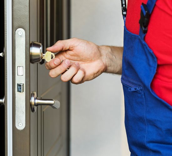 7 Tips To Choose A Locksmith For Your Job