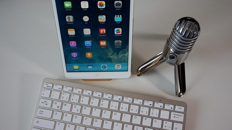 What Microphone to Choose For Live Streaming