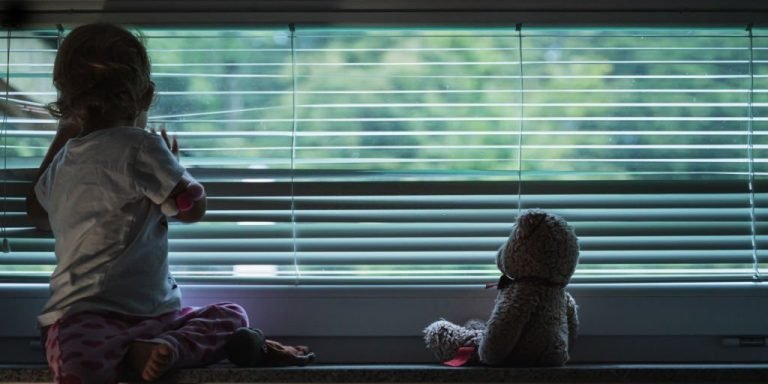 choosing child-safe blinds