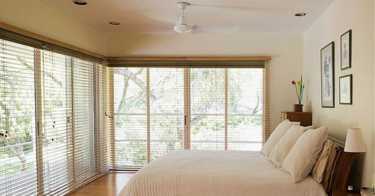 Ways to Align Pillows on Your Bed   